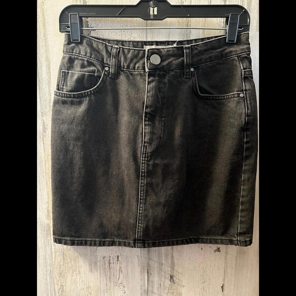 ASOS 100% Cotton Black Denim Mini Approx. 27” Waist (see pics) [COPY]